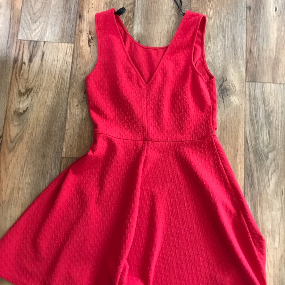 Little red dress - Picture 1 of 3